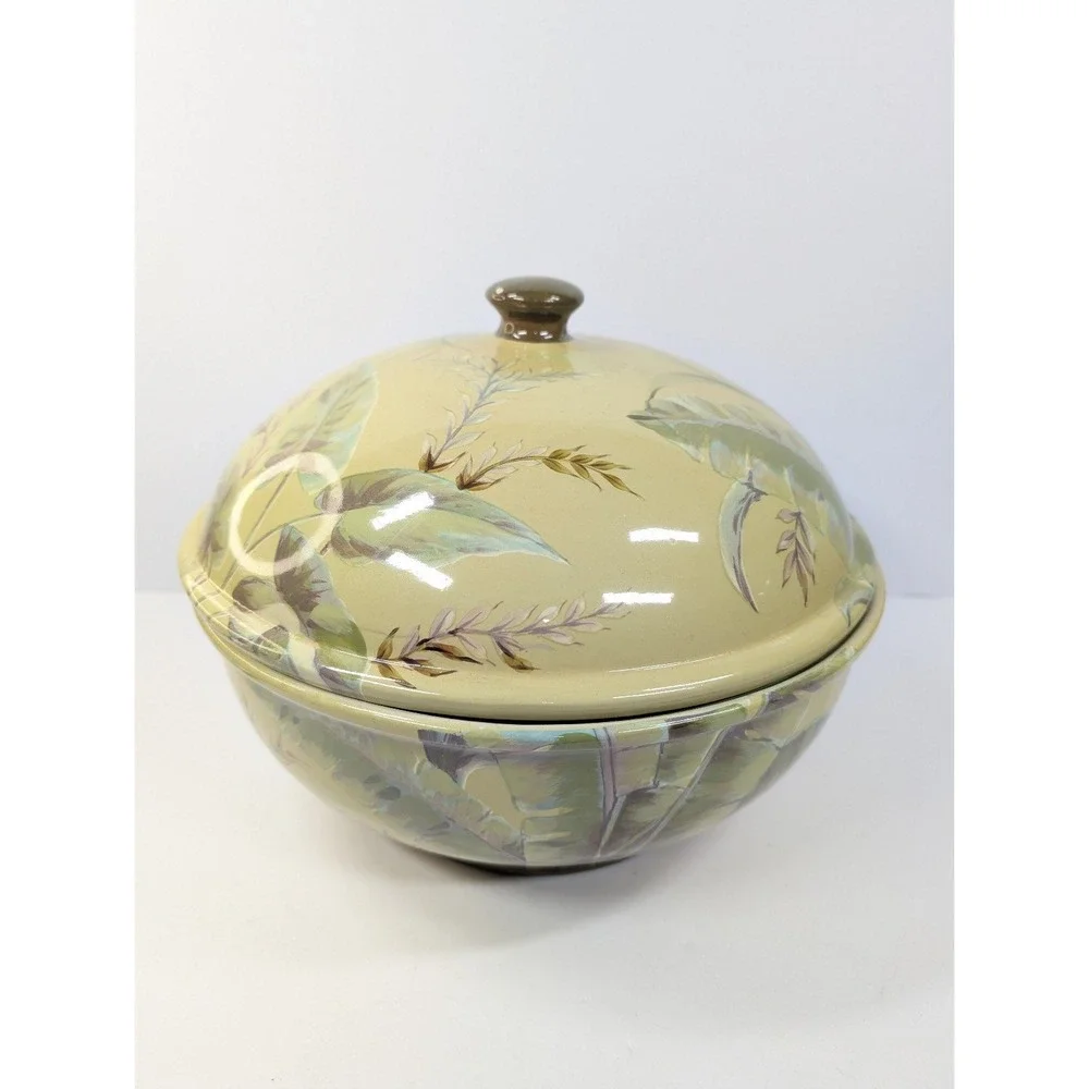 Palm design bowl/ casserole with lid